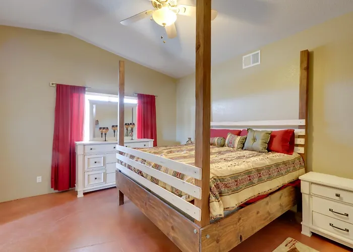 Havasu Getaway W/ Patio - Hike, Swim, & Golf! Lake Havasu City