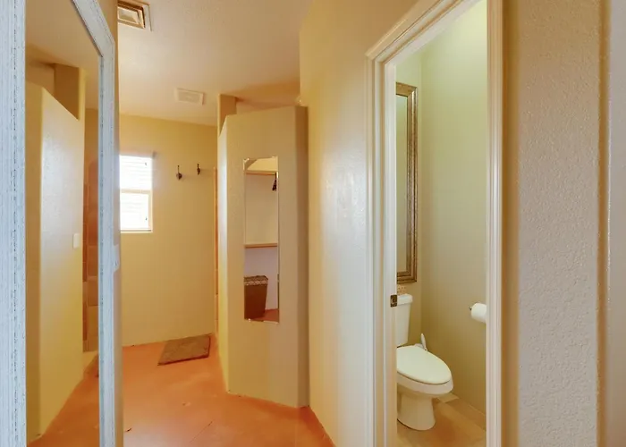 Casa vacanze Havasu Getaway W/ Patio - Hike, Swim, & Golf!
