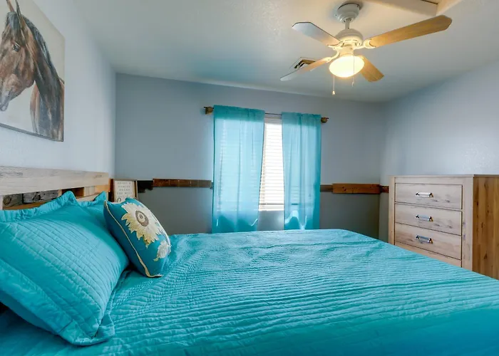 Havasu Getaway W/ Patio - Hike, Swim, & Golf! * Lake Havasu City